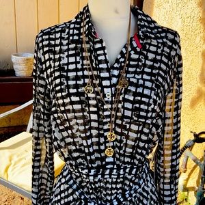 Eliza J size 4 P black and white dress